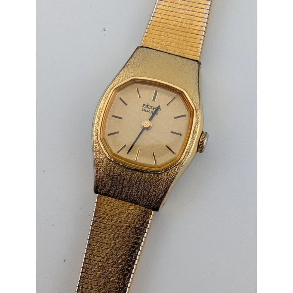 Vintage Seiko Women's Watch 16mm Case 6
